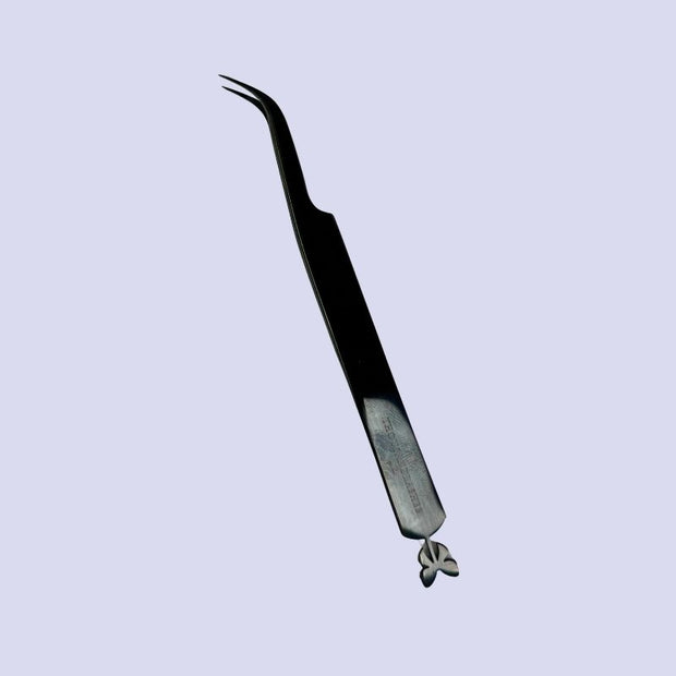 Curved Black Eyelash Tweezer