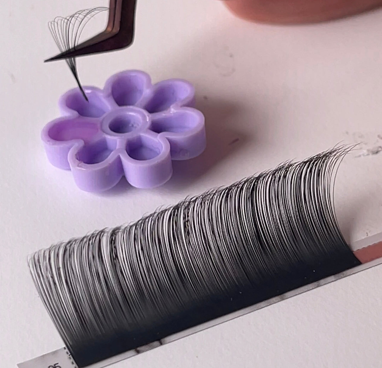 Glue Holder for Lash Application