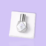 Instant dry eyelash adhesive