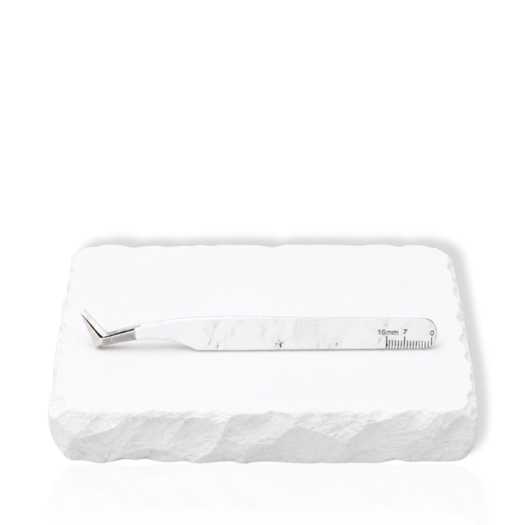 L-shape lash tweezer