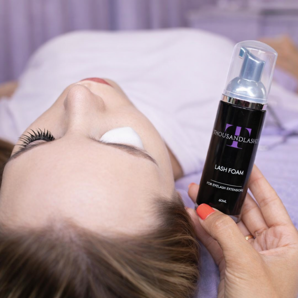 Lash cleanser for extensions