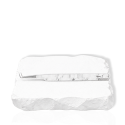 Precision Volume 90 Degree Tweezer side profile highlighting the 90 degree angled lash tip