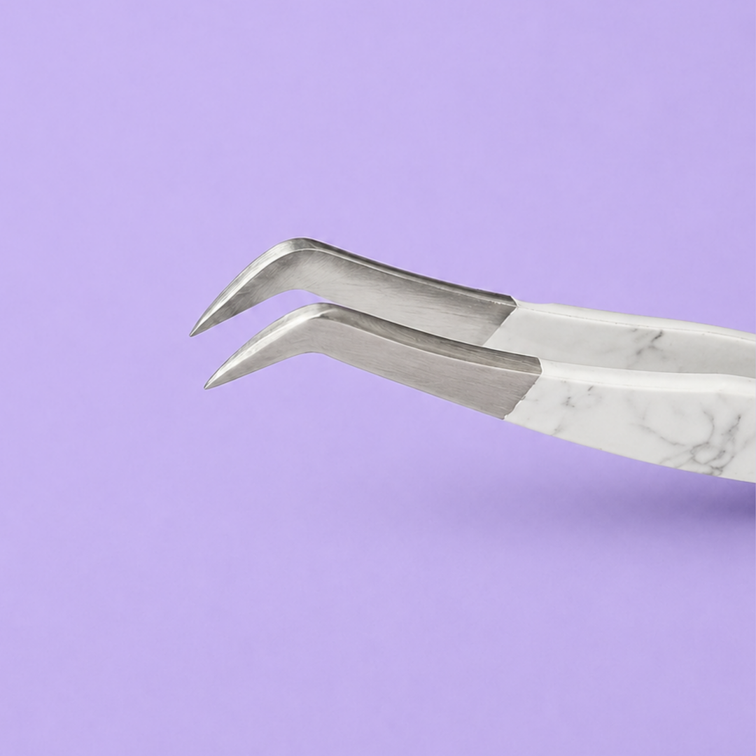 SHORT TIP BOOT LASH TWEEZER