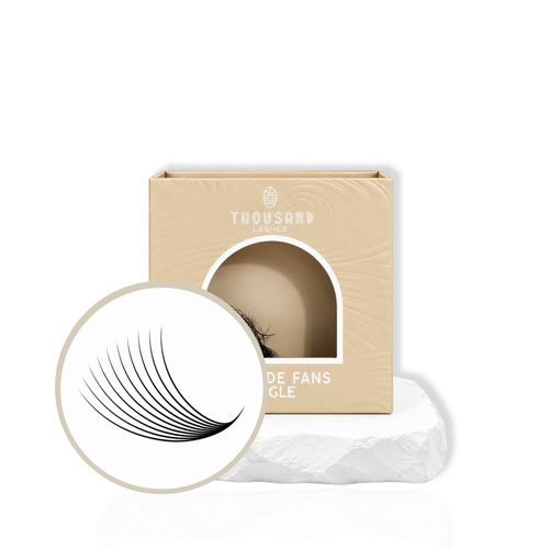 Thousandlashes 10D Pro-Made Volume Fans in beige lash tray with fan close-up
