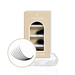 Thousandlashes 7D Promade Fans lash box with close-up of wide curved lash fans