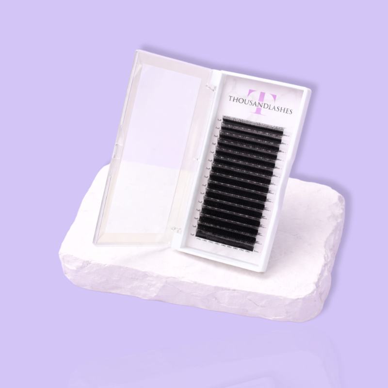 W-shaped volume lash fans