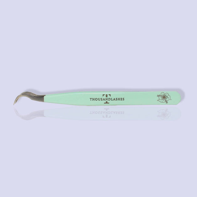 Straight extra slim Azara isolation tweezer Thousandlashes
